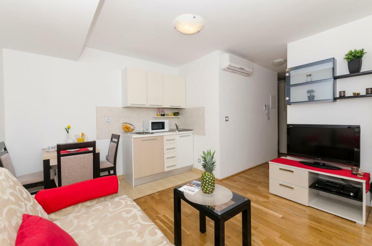 Apartments Maja Donji Okrug Quarto foto