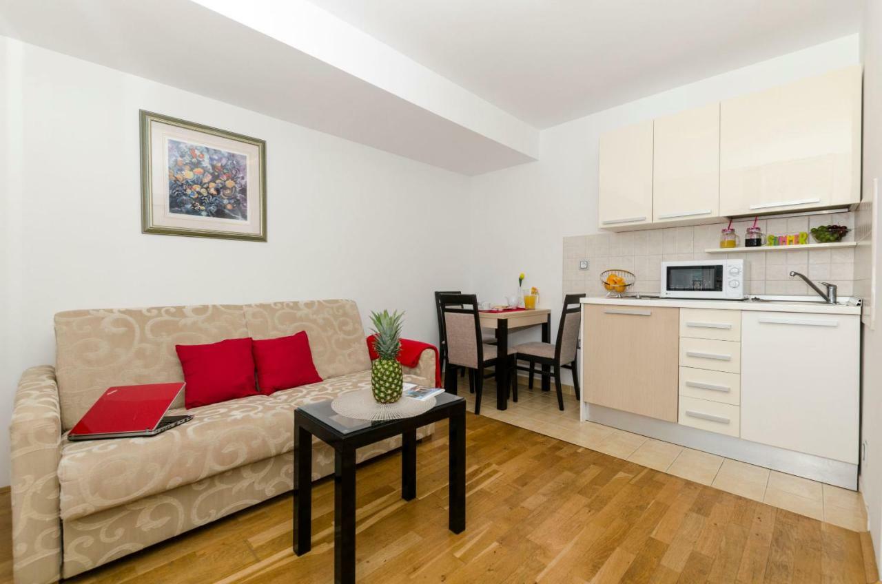 Apartments Maja Donji Okrug Quarto foto